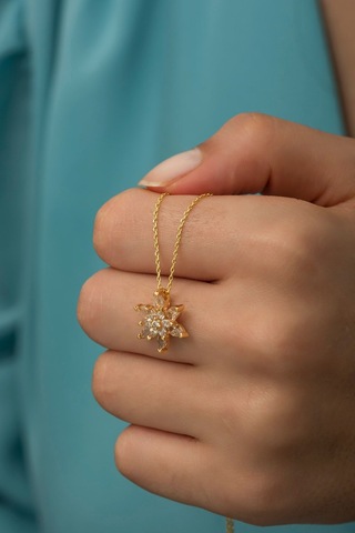 Ervanur Altın Kaplama Beyaz Taşlı Lotus Çiçeği Kadın Kolye Beyaz