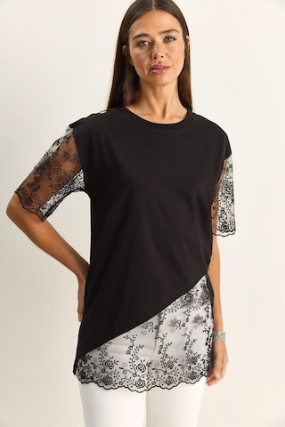 Shade Kadın Bisiklet Yaka Dantel Garnili Asimetrik Kesim Relaxed Fit T-shirt 2225 60286125 - Siyah