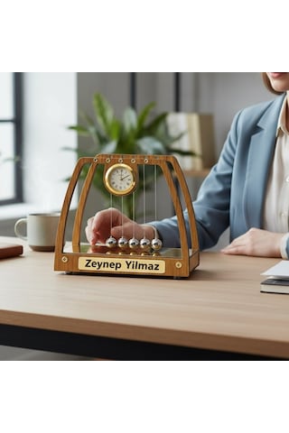 Kişiye Özel İsimli Ahşap Masaüstü Saatli Newton Denge Topları