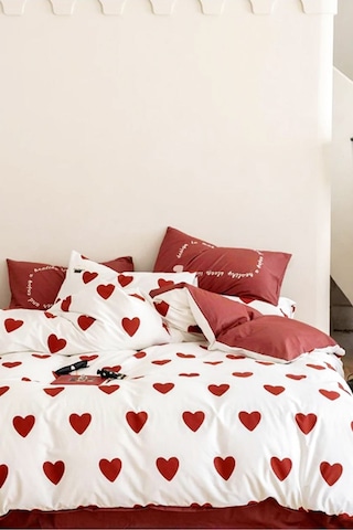 Lastikli Çarşaflı Çift Kişilik Çift Taraflı Nevresim Takımı Love Kırmızı Çok Renkli