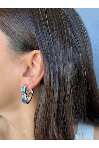 Gümüş Renkli Gözlü Kalp Küpe