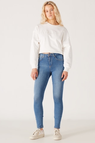 Wrangler High Rise Skinny Fit Dar Kesim Yüksek Bel Çok Dar Paça Mavi Kadın Esnek Jean Denim Kot Pantolon W27H017404 Mavi
