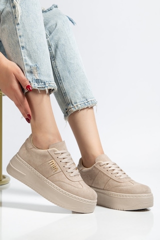 Bahrina Kadın Beyaz Cilt Kalın Taban Tokalı Sneaker Bej Süet