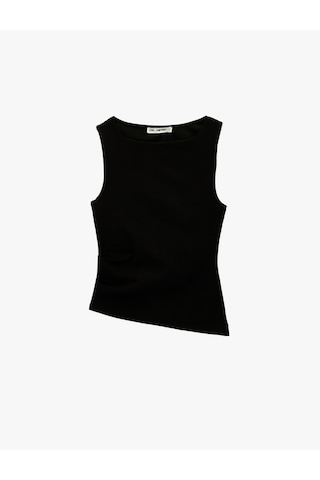 Koton Slim Fit Asimetrik Kesim Kolsuz Kayık Yaka Bluz Siyah 6sal30049ık Siyah