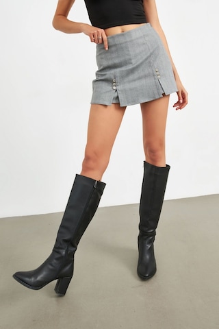 Stella Pulvis Gri Düğme Detaylı Mini Şort Etek Gri