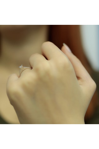 Lova D Renk 0,16 Karat Pırlanta Tektaş Yüzük - 1030013