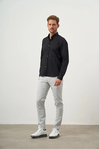 Morven Erkek Siyah Slim Fit Düğmeli Yaka Gömlek Siyah