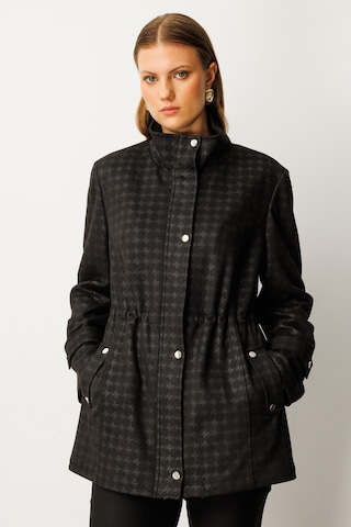 Ekol Kadın Büyük Beden Beli Lastikli Kazayağı Desenli Trenç 7541 Siyah Siyah