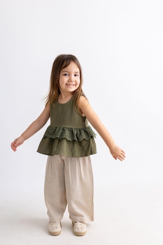 Oliventhekid Beli Tamtur Dantelli Kolsuz Keten Kız Çocuk Bluz Haki Haki