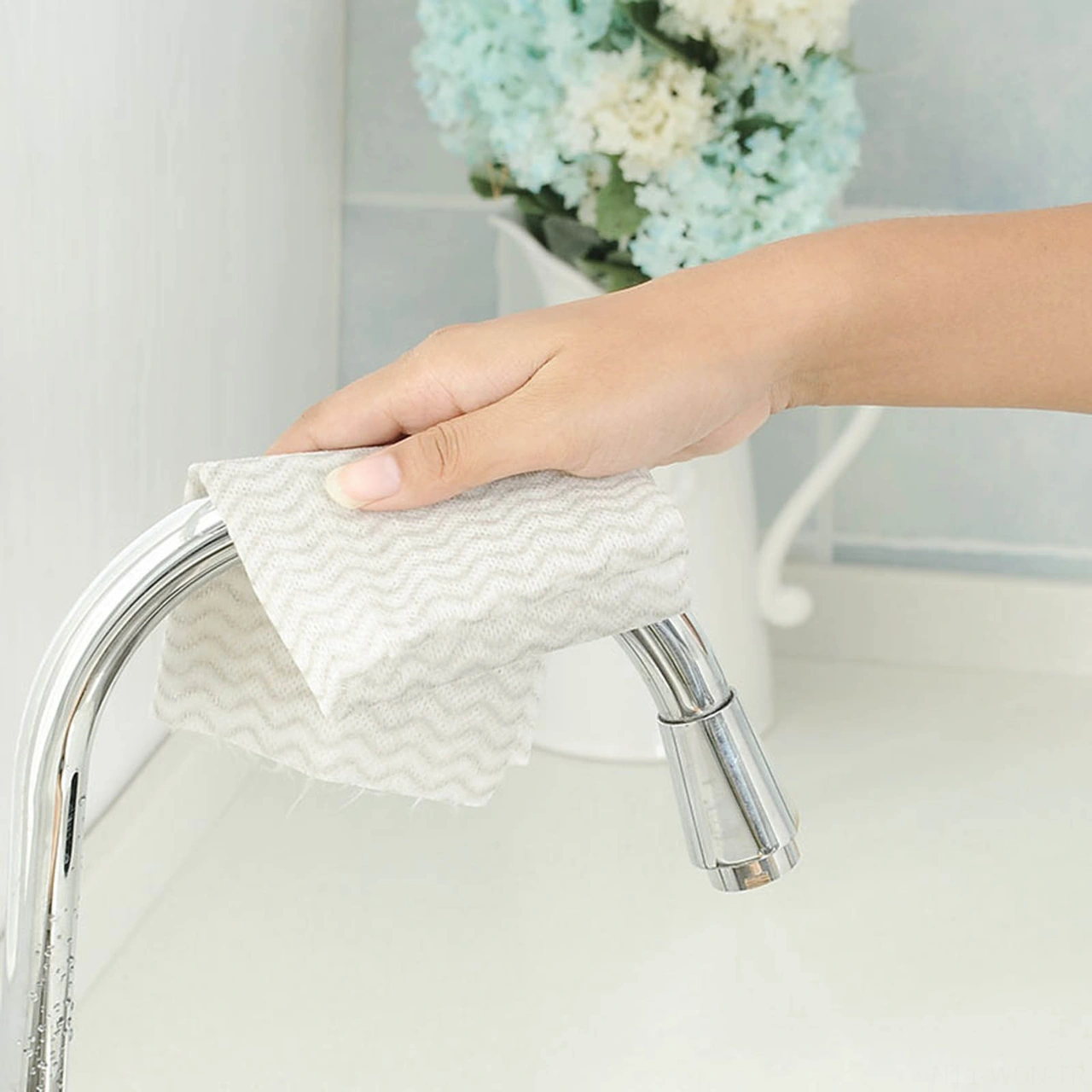 Neevoyu Tek Kullandım Atılan Mutfak Bezi - Yağ Tutmayan, Suyu Çeken Nonwoven Temizlik Ürünü Beyaz