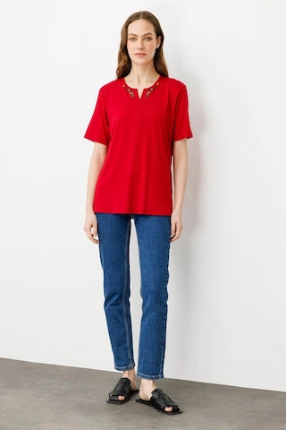 Desen Triko Kadın Açma Yaka Nakış İşlemeli T-shirt 25703 Kırmızı Kırmızı