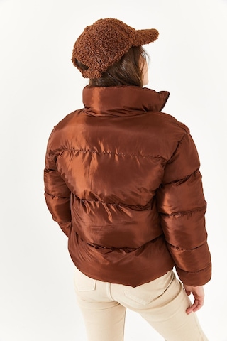 Alisse-kadın Kahve Dik Yaka Kısa Şişme Mont Kahverengi