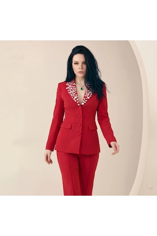 Orvelia Yaka İri Kristal Taş İşlemeli Tailored Kırmızı Blazer Ceket Ve Pantolon Takımı Vermililion