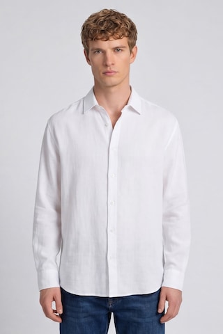 Sabri Özel Erkek Beyaz Normal Kesim Regular Fit %100 Pamuk Klasik Yaka Muslin Gömlek Sabri Özel Erkek Beyaz Normal Kesim Regular Fit %100 Pamuk Klasik Yaka Muslin Gömlek