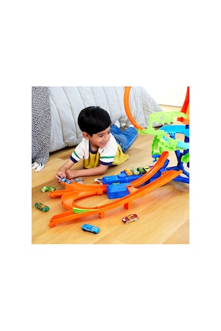 Hot Wheels Akrobasi Pistleri™ Havada Çarpışma Oyun Seti, Oyuncak Araba, Motorlu Hızlandırıcı Jfd12