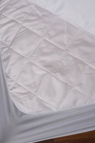 Quito Serisi Tek Kişilik Kapitone Sıvıgeçirmez Yatak Koruyucu Fitted Alez 120x200+25 Cm Beyaz