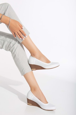 Analin Shoes Kadın Hakiki Deri Petek Baskılı Dolgu Topuklu Ayakkabı Beyaz