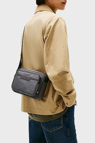 Tommy Hilfiger Erkek Çanta Am0am13468 Psm Koyu Gri Koyu Gri