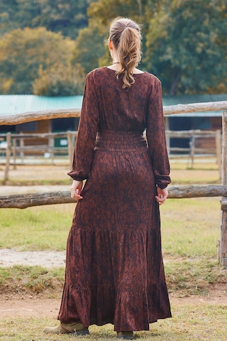 V Yaka Gipe Detaylı Volanlı Kışlık Elbise Desenli