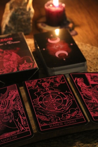 Colmans Pembe Cadı Tarot Destesi - 78 Kart