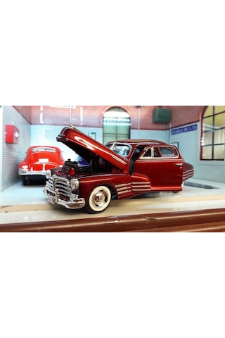 Motormax 1948 Chevy Aerosedan Fleetline Bordo 1 24 Model Araba