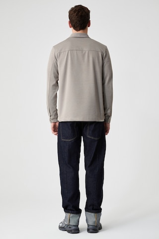 Grımelange Jakarı Erkek Regular Fit Standart Kesim Klasik Yaka Desenli Çıtçıtlı Bej Gömlek Bej