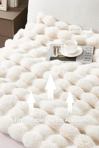 Kürk Yatak Örtüsü Çift Kişilik Dolgulu Peluş Yumuşak Çift Taraflı Yorgan 3 Parça Loria Kırık Beyaz Krem Kırık Beyaz