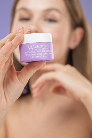 Volkan Ates Natural & Beauty Lavanta Yağlı Nemlendirici Krem Cam Kavanoz 50 ML