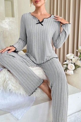 Moda Dua Kadın Gri Çizgili Uzun Kollu Fiyonk Detaylı Pijama Takımı Rahat Mevsimlik