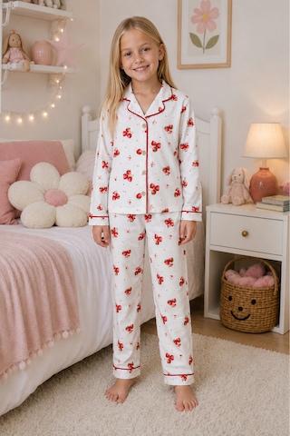 Beniizle Kız Çocuk Çilek Desenli Uzun Kollu Pijama Takımı Beyaz