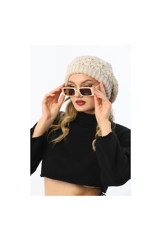 Çift Kat Kadın Ressam Bere Taş