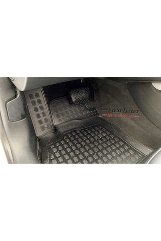 Audi A4 B8 2008-2016 Arası 3D Kauçuk Havuzlu Paspas Kokusuz