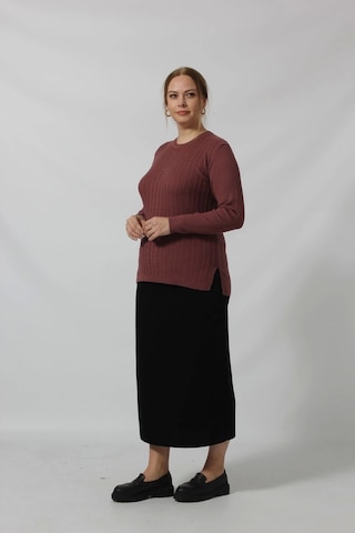 Taş İşleme Detaylı Çizgi Örgü Desenli Kazak Vişne Çürüğü Bordo