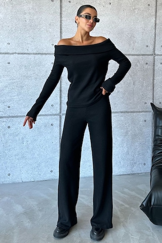 Modagen Selanik Kumaş Madonna Yaka Alt Üst Pantolonlu Takım Siyah