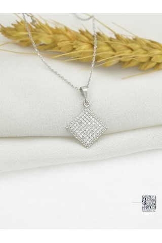 Brezza Lusso Jewelry Timeless Series Zirkon Taşlı Gümüş Işıltılı Kare Kolye Gümüş