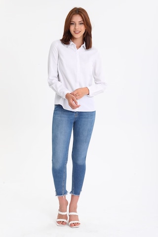 Pera Moda Kadın Pamuk Fitilli Uzun Kollu Basic Klasik Gömlek Beyaz Pera Moda Kadın Pamuk Fitilli Uzun Kollu Basic Klasik Gömlek Beyaz