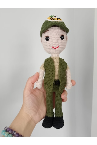 Orman Muhafaza Memuru Amigurumi Bebek El Yapımı Örgü Meslek Figürü Yeşil