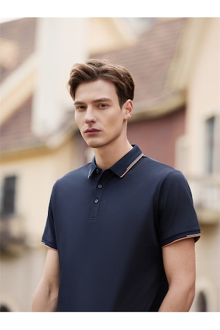 New Performance Premium Polo T-shirt %52,2 Polyester %37,1 Pamuk %3,2 Asetat Elyafı %2,6 Dut İpeği %2,5 Keten %2,4 Spandex Lacivert