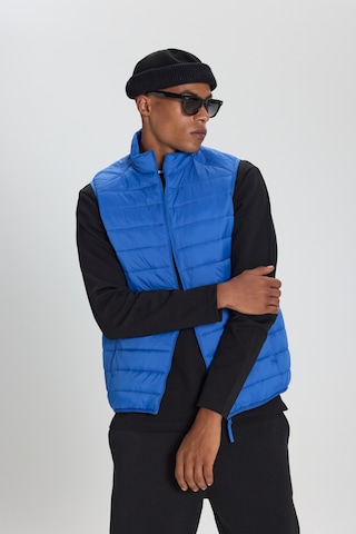 AC&Co / Altınyıldız Classics  Erkek Indıgo Rüzgar Geçirmez Taşınabilir Çantalı Sıcak Tutan Elyaf Dolgulu Ultra Hafif Standart Fit Şişme Yelek Indıgo