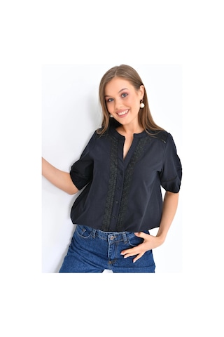Kadın V Yaka Balon Kol Nakışlı Düğme Detay Dokuma Bluz Siyah