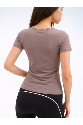Normal People Irıs - Likralı Organik Pamuk Kumaştan Slimfit Kadın T-shirt Kahve