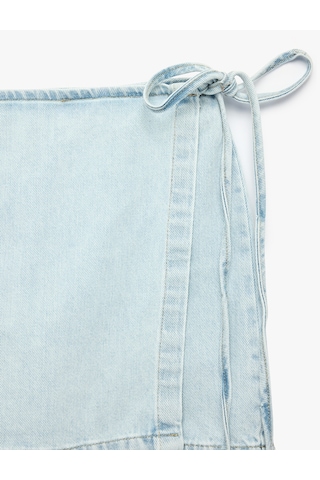 Koton Rahat Kalıp Bağlama Detaylı Pamuklu Mini Denim Şort Etek Bleach 6sal40315md Açık Mavi