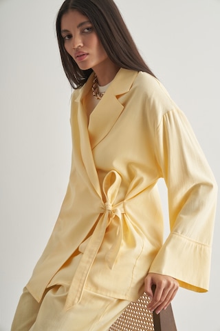 Mizalle Keten Karışımlı Anvelop Bağlı Sarı Kimono Ceket Sari