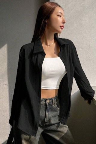 Tarz Cool Kadın Oversize Geniş Kesim Bürümcük Pens Detaylı Uzun Kollu Dokulu Gömlek Siyah