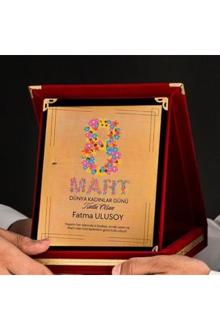 Kişiye Özel 8 Mart Dünya Kadınlar Günü Plaketi Kadife Kutulu Teşekkür Ve Anı Ödülü