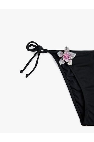 Koton Taşlı Çiçek Aksesuar Detaylı Yanları Bağlamalı İpli Bikini Altı Siyah 6sak00048mm Siyah