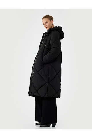 Koton Kapüşonlu Fermuarlı Uzun Kollu Su İtici Ekstra Uzun Kapitone Oversize Şişme Anorak Mont Siyah 6wak00011ew Siyah