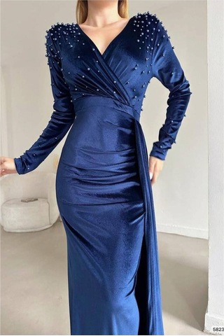 Lior Design Kadın İnce İşçilik Esnek Kadife Kumaş Kruvaze Yaka Kuyruklu Abiye Elbise Lacivert