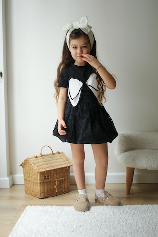 Kız Çocuk Detaylı Mini Balon Etek Fiyonk Aplike Tshirt Altüst Takım 2 Parça Siyah Beyaz Siyah - Beyaz