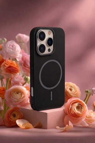Apple iPhone 16 Pro Uyumlu Kamera Çıkıntılı Magsafe Wireless Şarj Özellikli Sert Sararmaz Silikon Kılıf